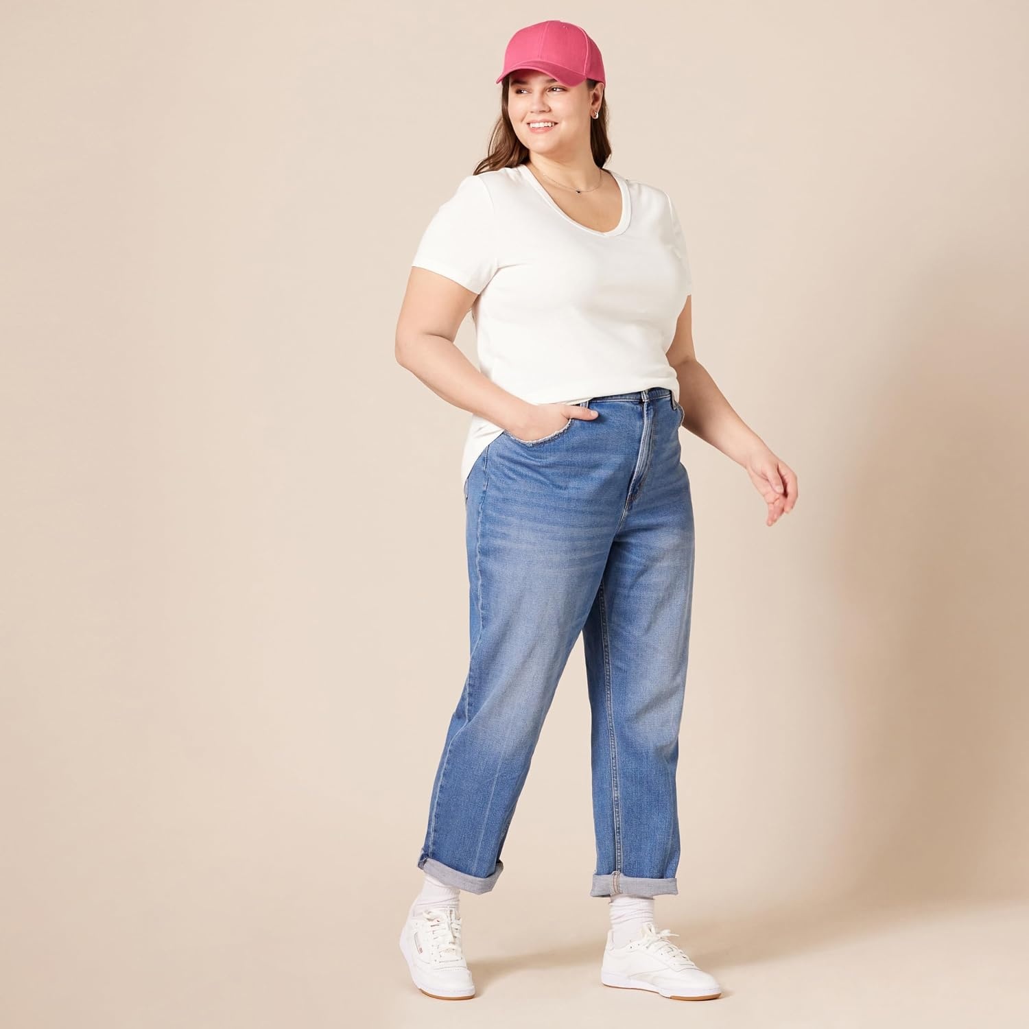 image:imageAmazon Essentials Womens SlimFit ShortSleeve VNeck TShirt Pack of 2White