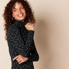 Amazon Essentials Women’s Long-Sleeve Turtleneck Stretch Fleece (Available in Plus Size)(Black/White Tossed Leaf)