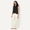 Amazon Essentials Women’s Regular-Fit Sleeveless Button-Down Blouse(Black)
