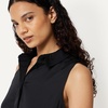 Amazon Essentials Women’s Regular-Fit Sleeveless Button-Down Blouse(Black)