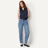 Amazon Essentials Women’s Regular-Fit Sleeveless Button-Down Blouse(Navy)