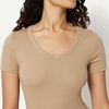 Amazon Essentials Women’s Slim-Fit Short-Sleeve V-Neck T-Shirt, Pack of 2(Bright Poppy Red/Tan)