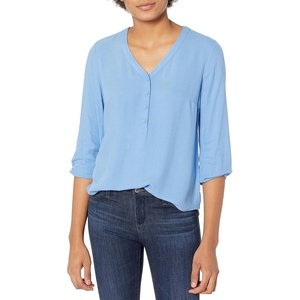 Amazon Essentials Women’s 3/4 Sleeve Button Popover Shirt, Loose-Fit V-Neck Blouse, Lightweight(French Blue)