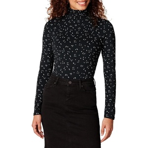 Amazon Essentials Women’s Long-Sleeve Turtleneck Stretch Fleece (Available in Plus Size)(Black/White Tossed Leaf)