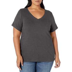 Amazon Essentials Women’s Plus Size Short-Sleeve V-Neck T-Shirt(Charcoal Heather)