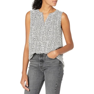 Amazon Essentials Women’s Relaxed Fit Sleeveless V-Neck Woven Shirt(Mini Leopard)