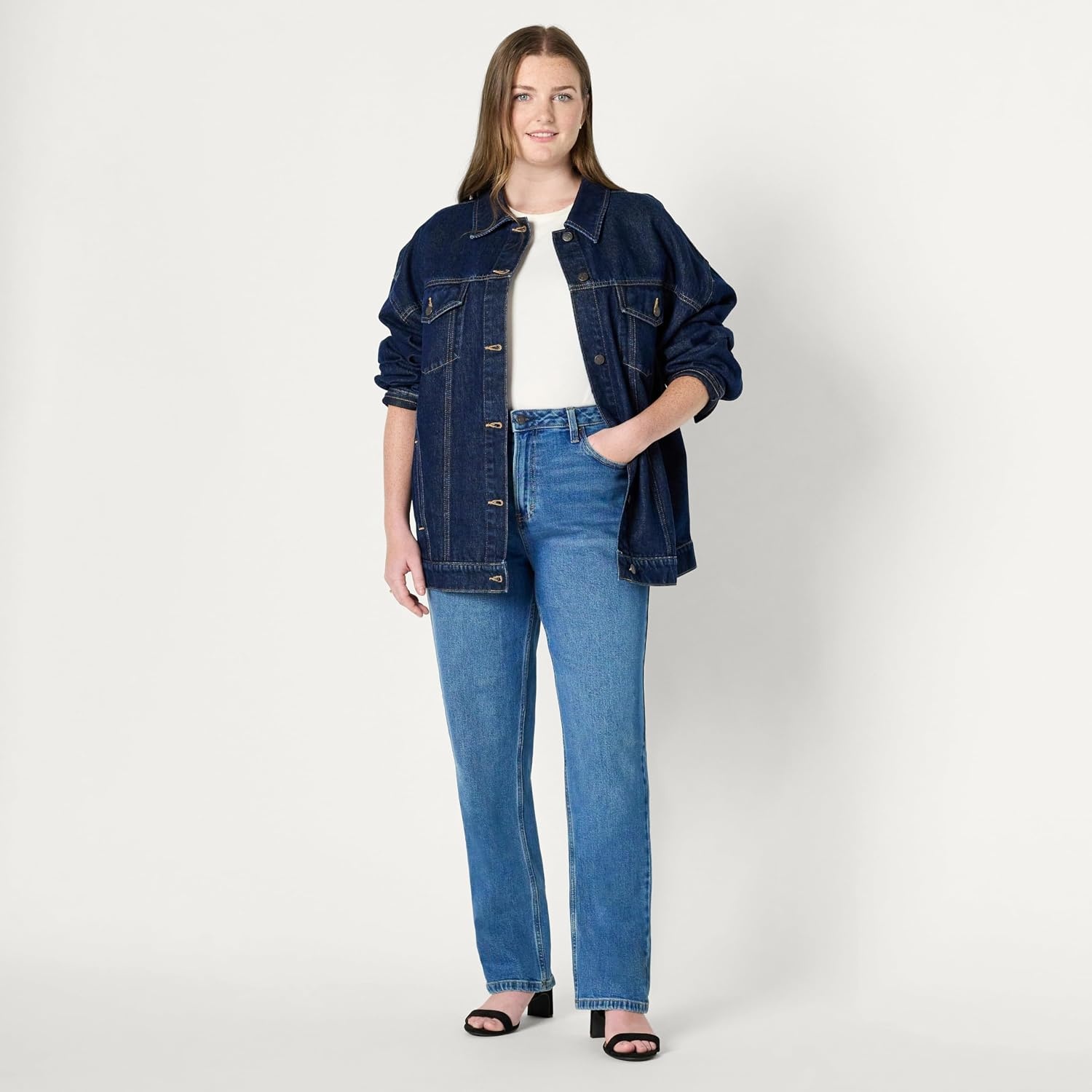 image:imageAmazon Essentials Womens OversizedFit Rigid Denim Trucker JacketDark Midnight Wash