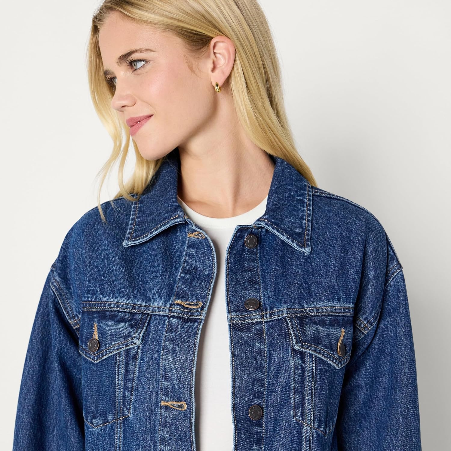 image:imageAmazon Essentials Womens OversizedFit Rigid Denim Trucker JacketMedium Blue Vintage