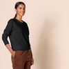 Amazon Essentials Women’s Fleece Crewneck Long Sleeve Pullover Sweatshirt (Available in Plus Size)(Black)