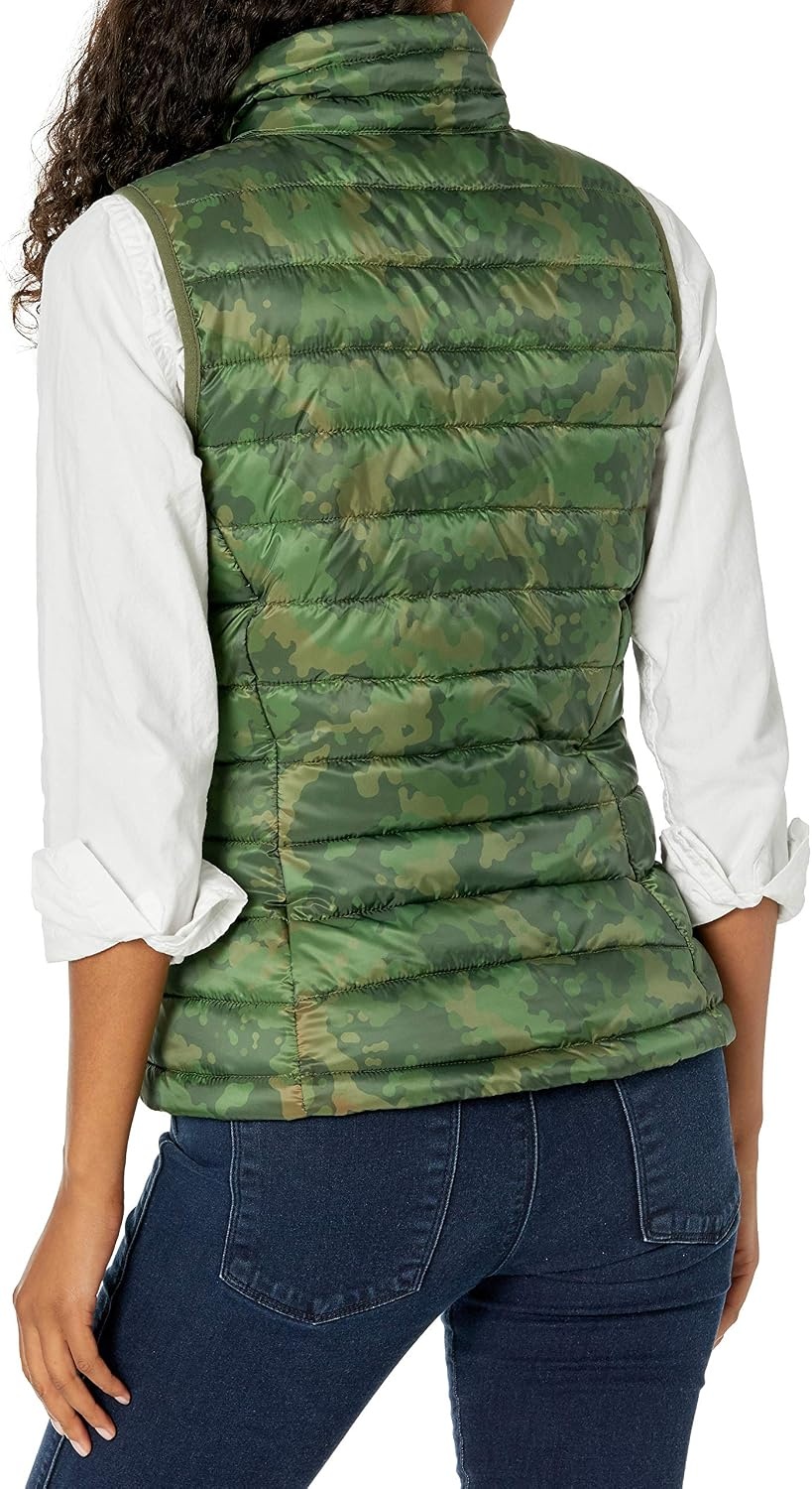 image:imageAmazon Essentials Womens Lightweight WaterResistant Packable Puffer VestGreen Camo