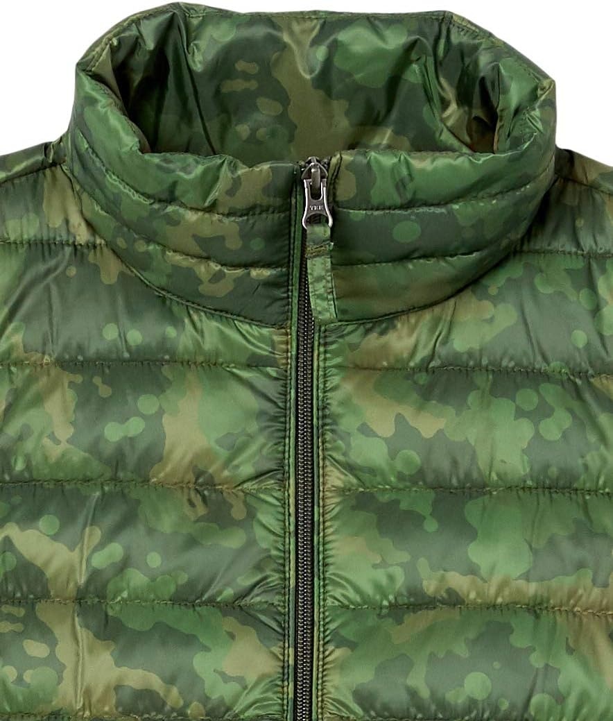 image:imageAmazon Essentials Womens Lightweight WaterResistant Packable Puffer VestGreen Camo