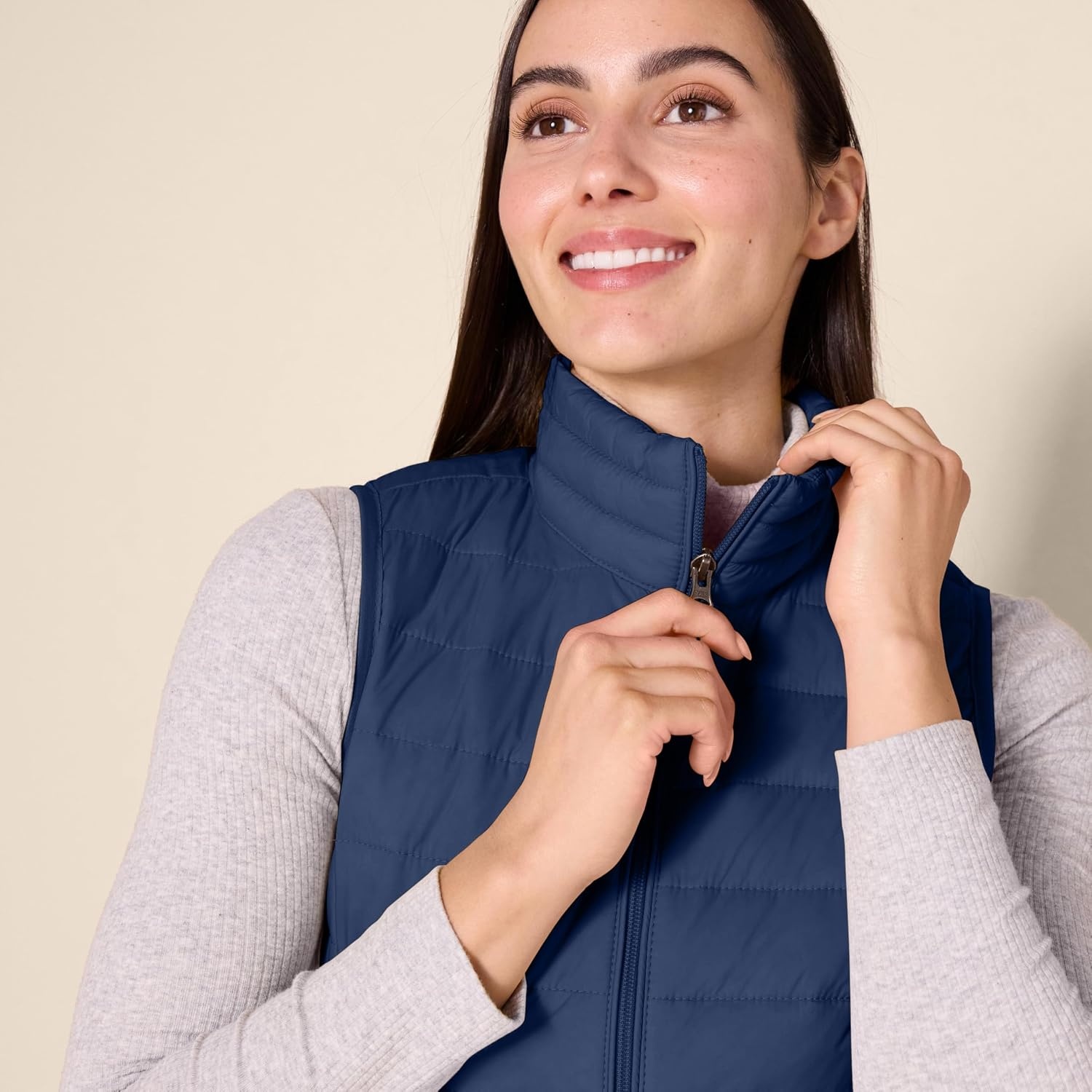 image:imageAmazon Essentials Womens Lightweight WaterResistant Packable Puffer VestNavy