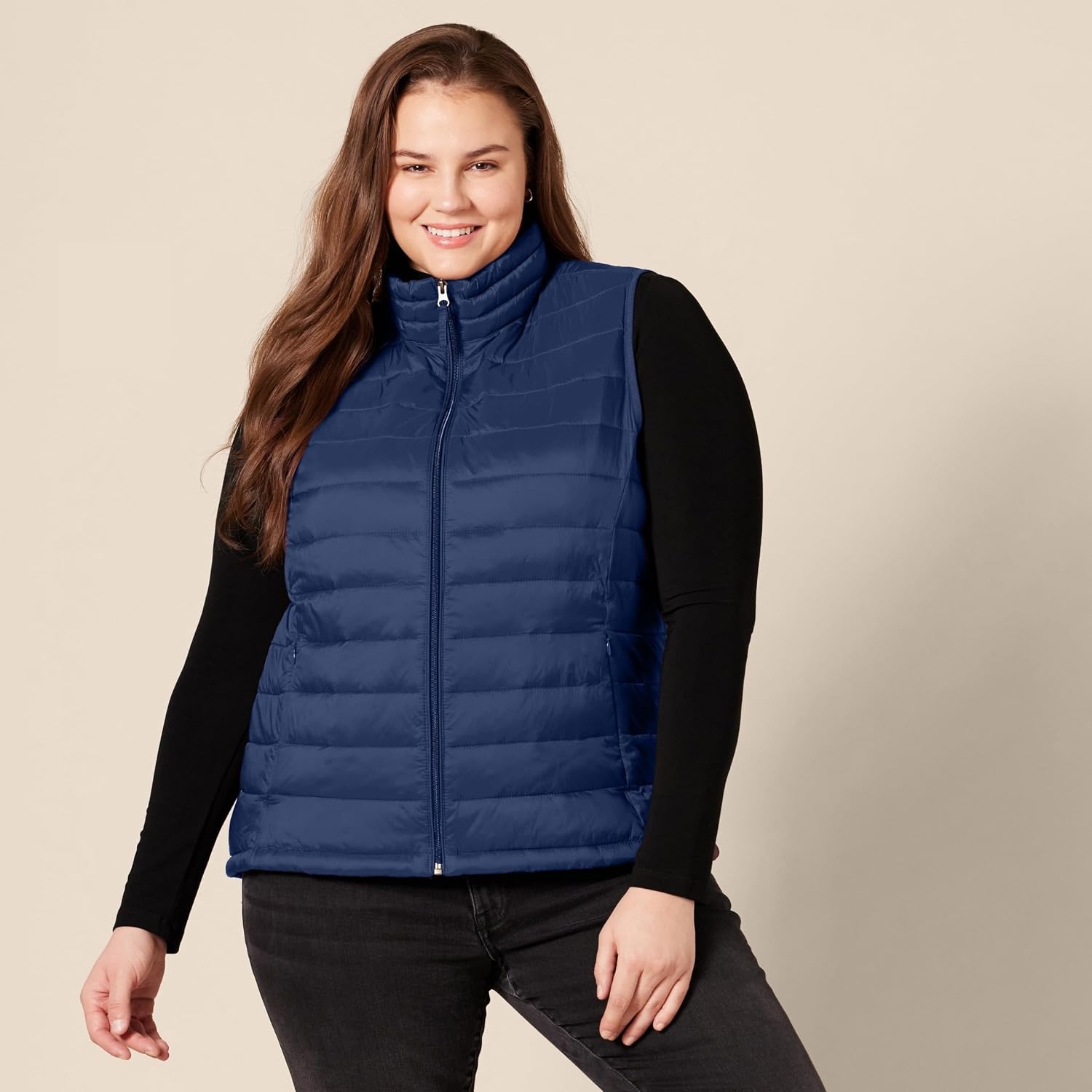 image:imageAmazon Essentials Womens Lightweight WaterResistant Packable Puffer VestNavy