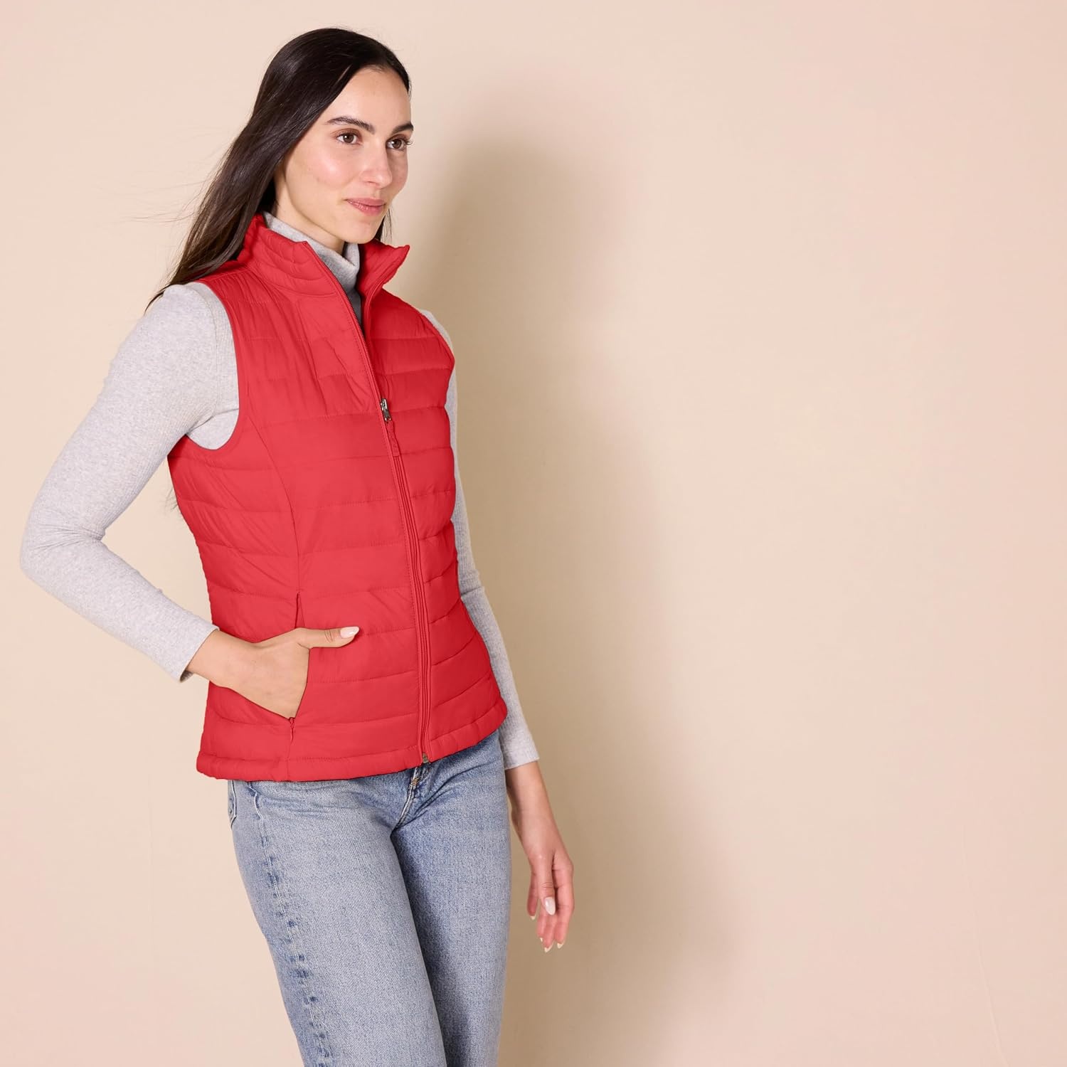 image:imageAmazon Essentials Womens Lightweight WaterResistant Packable Puffer VestRed