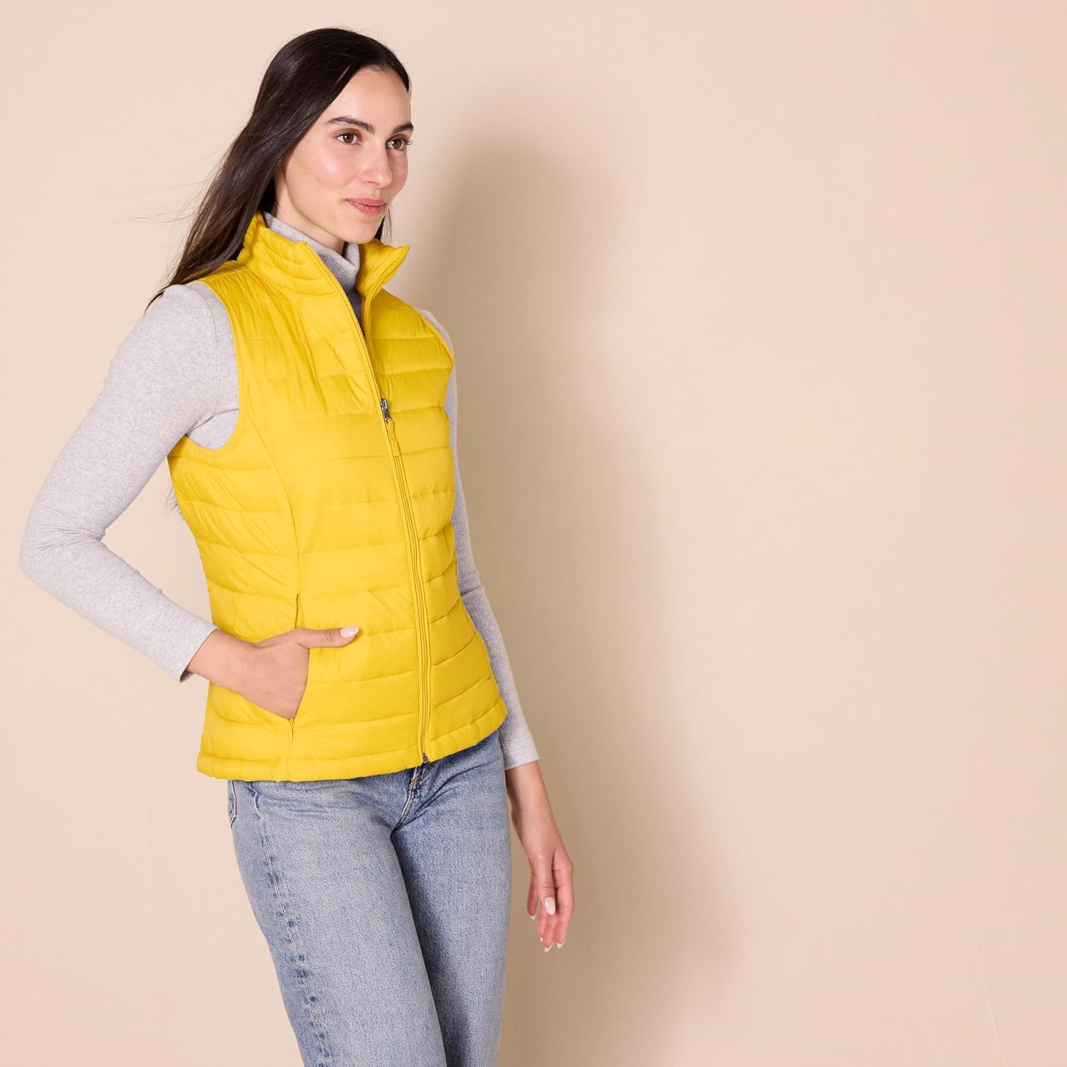 image:imageAmazon Essentials Womens Lightweight WaterResistant Packable Puffer VestYellow