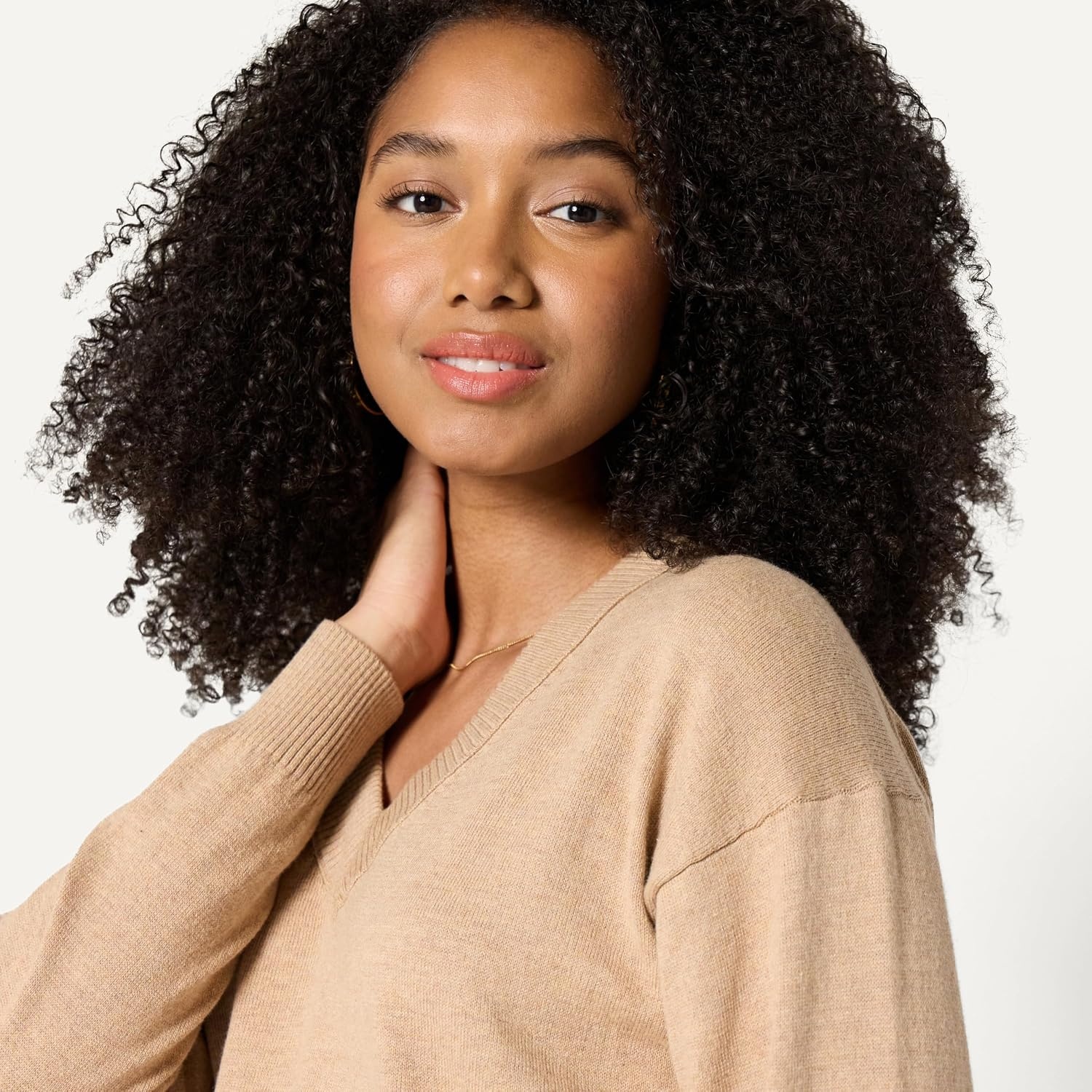 image:imageAmazon Essentials Womens RegularFit Lightweight LongSleeve VNeck Sweater Ribbed Cozy Soft Available in Plus SizeGold Heather