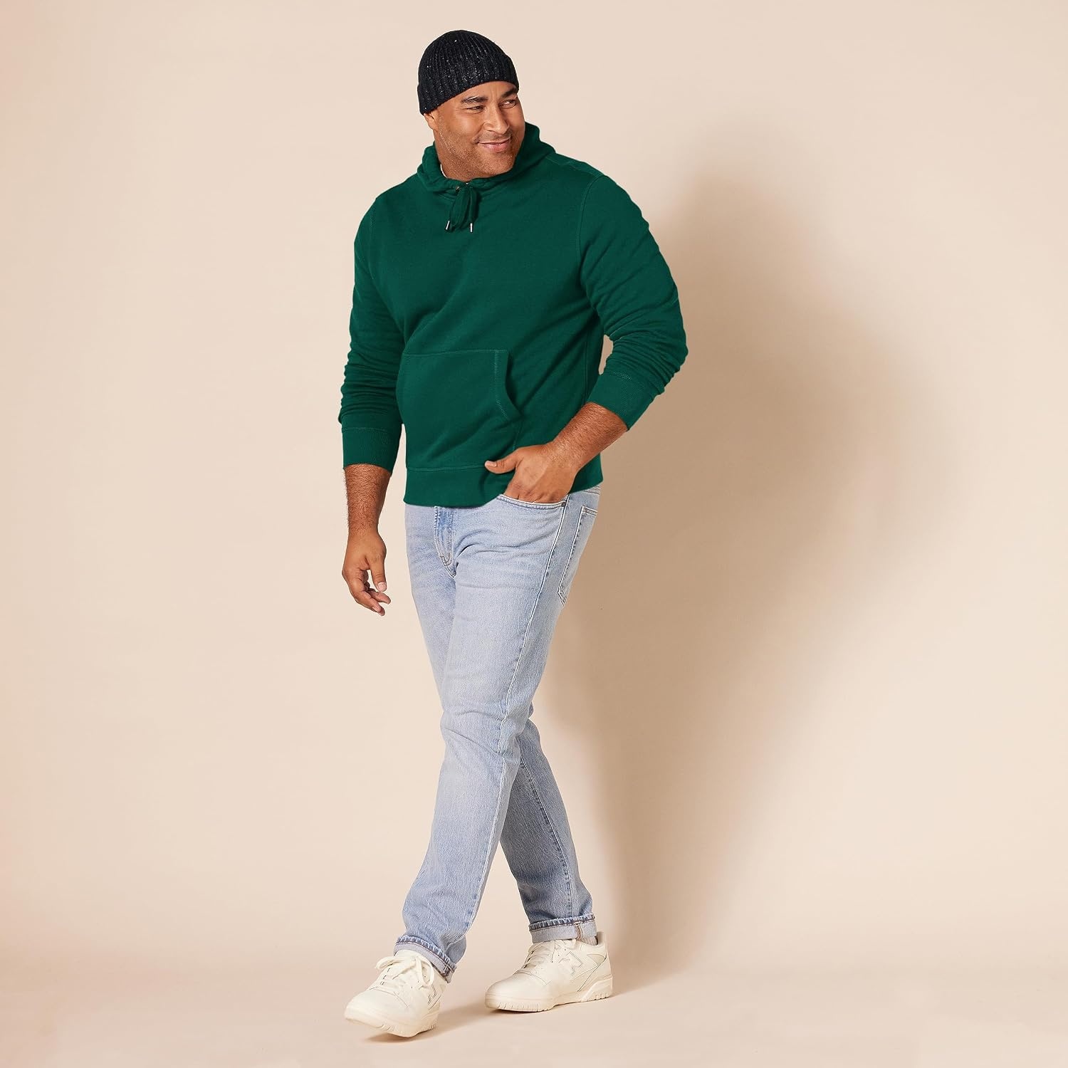 image:imageAmazon Essentials Mens Heavyweight Relaxed Fit Pullover Hooded Sweatshirt Warm Fleece with Brushed InteriorForest Green