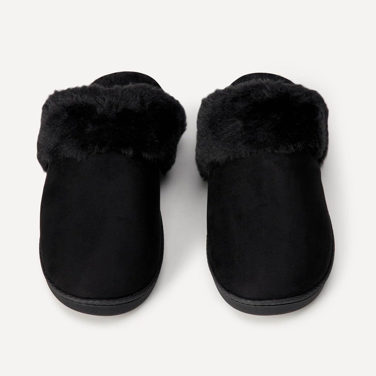 image:imageAmazon Essentials Womens Faux Fur Cozy SlippersBlack