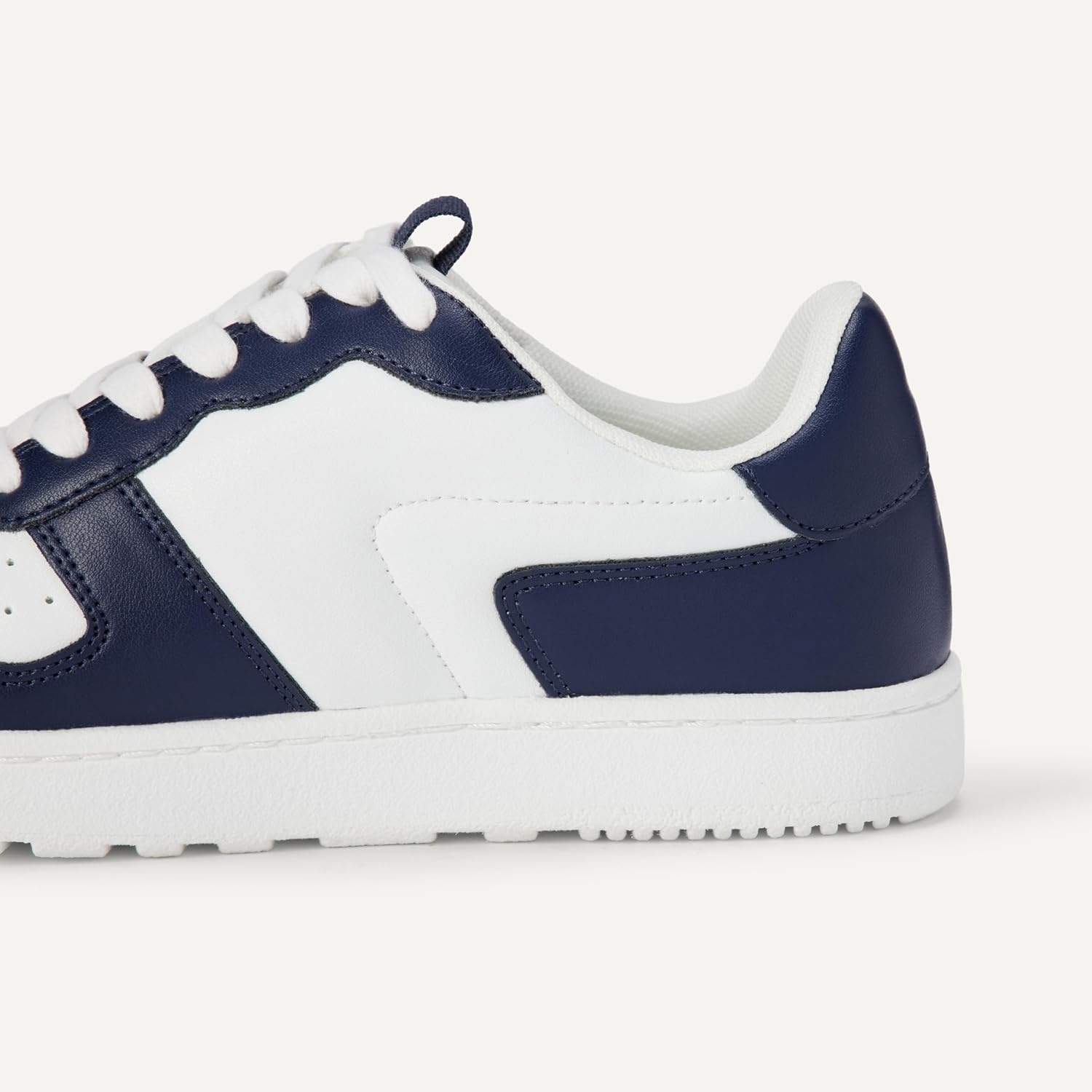 image:imageAmazon Essentials Womens Low Top Court Sneakers with Padded CollarWhiteNavy
