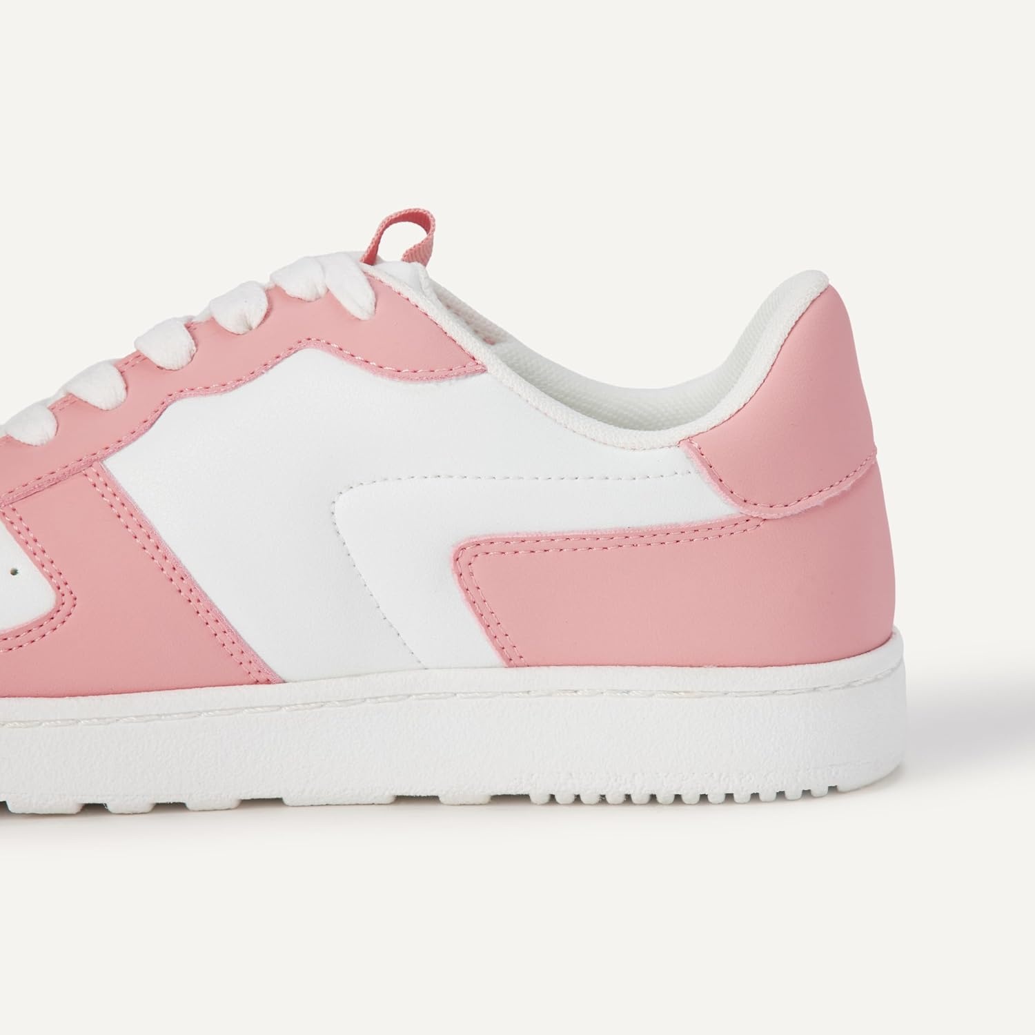 image:imageAmazon Essentials Womens Low Top Court Sneakers with Padded CollarWhitePink