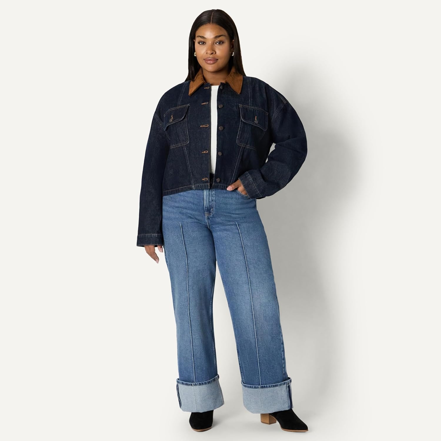 image:imageAmazon Essentials Womens OversizedFit Cropped Heavyweight Denim Jacket with Contrast Corduroy CollarRinse