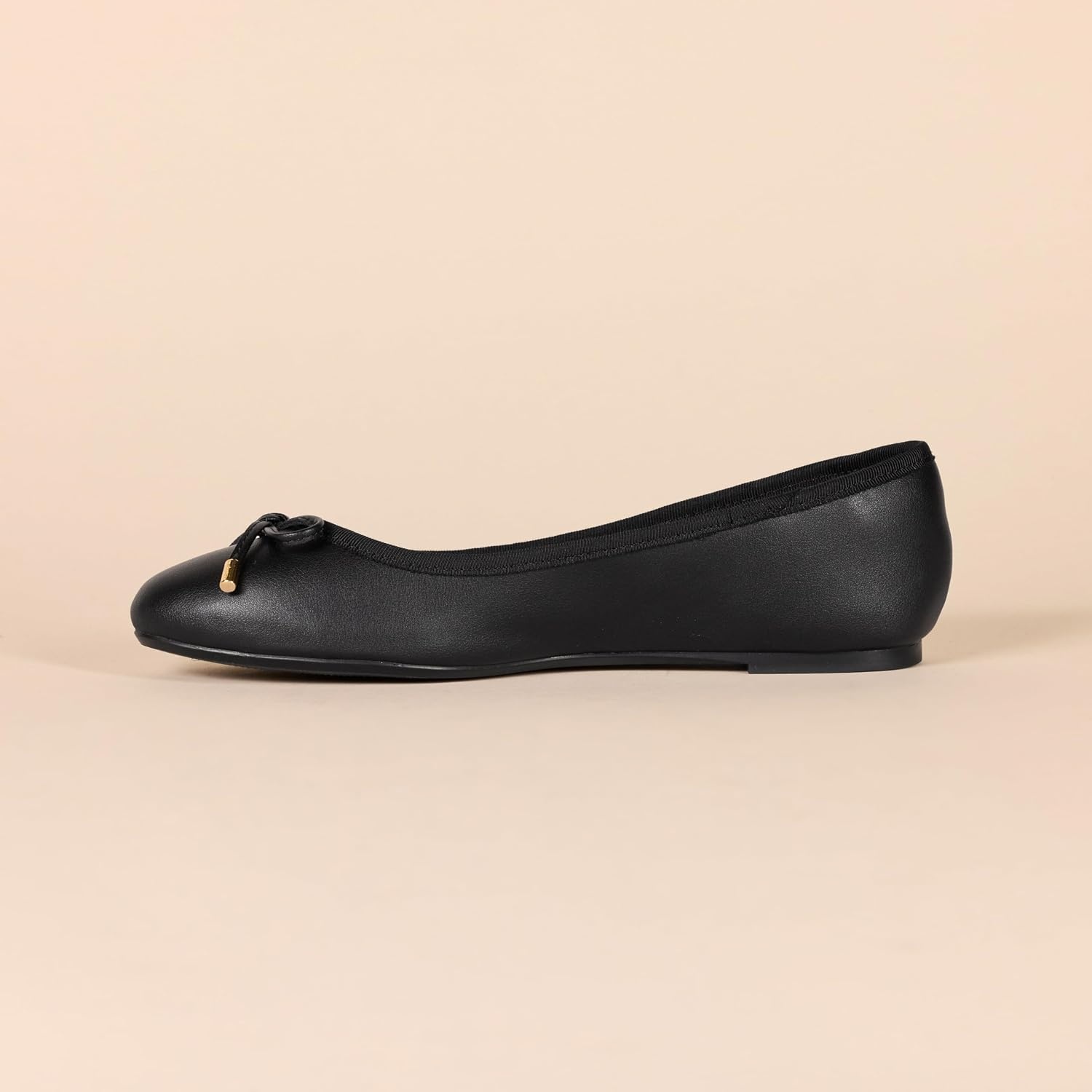 image:imageAmazon Essentials Womens Round Toe Ballet FlatsBlack