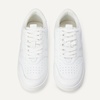 Amazon Essentials Women’s Low Top Court Sneakers with Padded Collar(White)