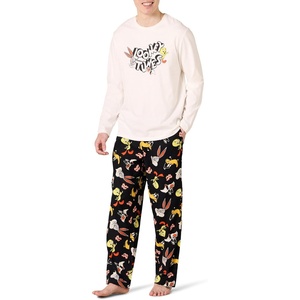 Amazon Essentials Men’s 100% Cotton Flannel Pant and Long-Sleeve T-Shirt Pajama Set(Looney Tunes Gang – Mens)