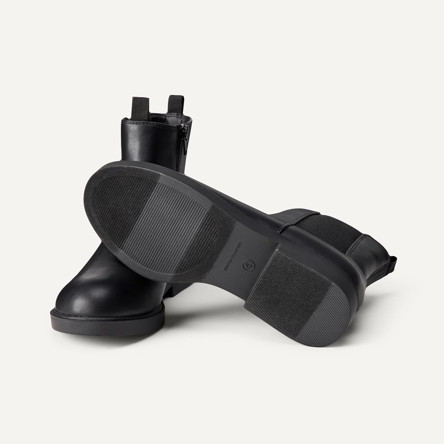 image:imageAmazon Essentials Girls Chelsea Ankle BootsBlack Faux Leather