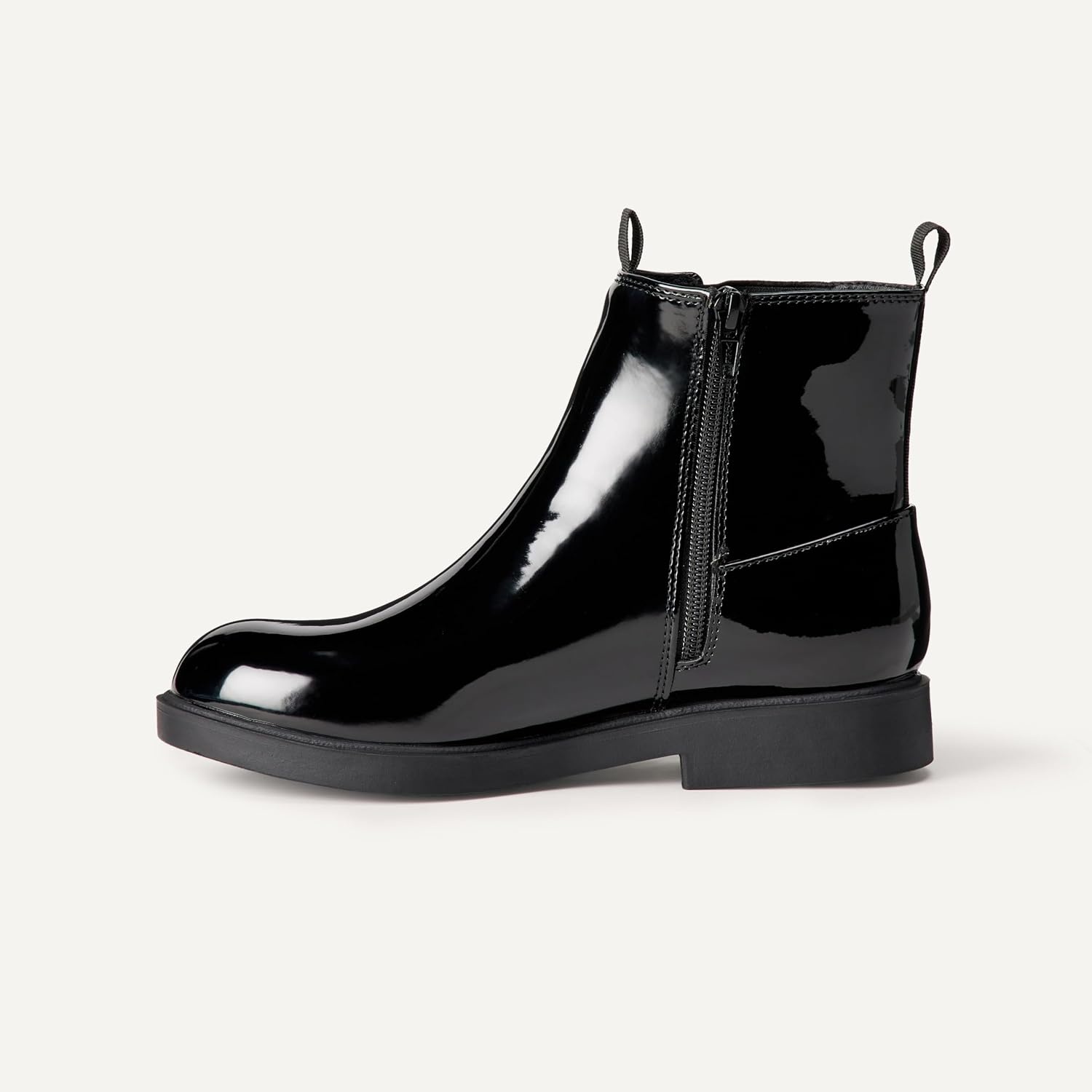 image:imageAmazon Essentials Girls Chelsea Ankle BootsBlack Patent