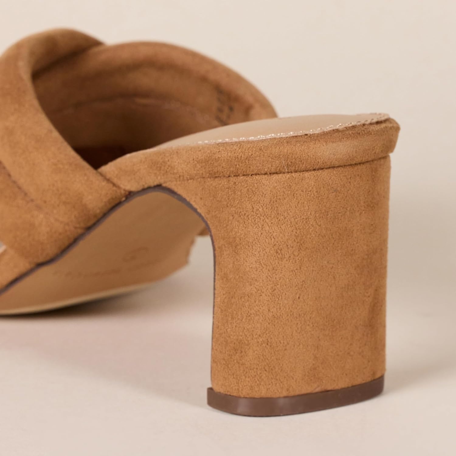 image:imageAmazon Essentials Womens Crossover Block Heeled Sandal with Padded Straps and Memory Foam InsoleTan Faux Microsuede