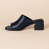 Amazon Essentials Women’s Block Heel Mule(Black)