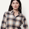 Amazon Essentials Women’s Regular-Fit Long-Sleeve Lightweight Cotton Brushed Flannel Shirt(Caramel Plaid)