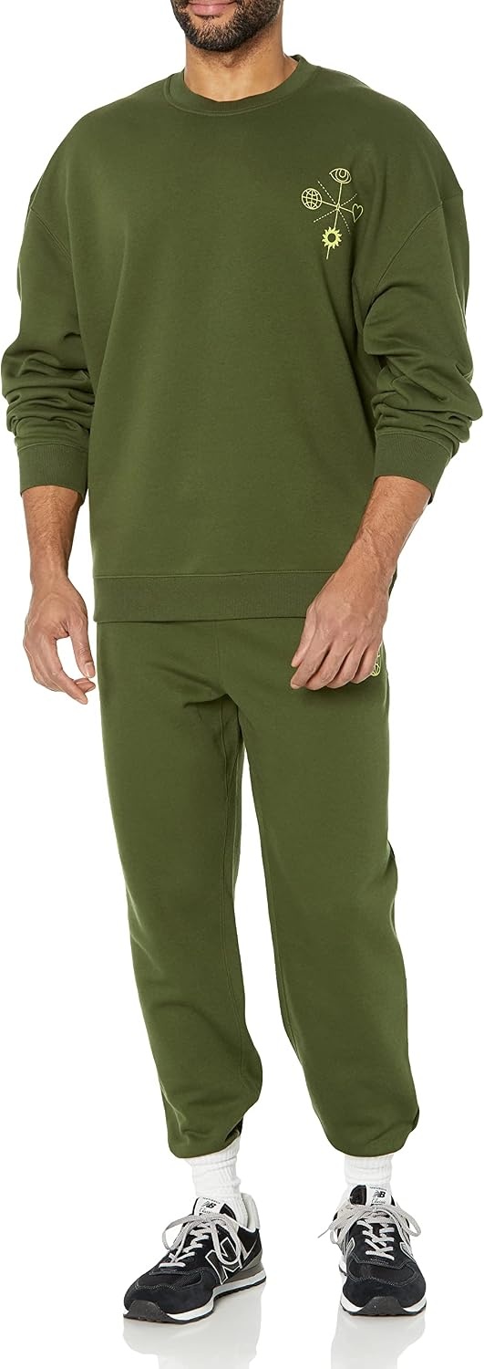 image:imageAmazon Essentials Mens OversizedFit Crewneck Sweatshirt Midweight Casual Available in Big amp TallDark Olive