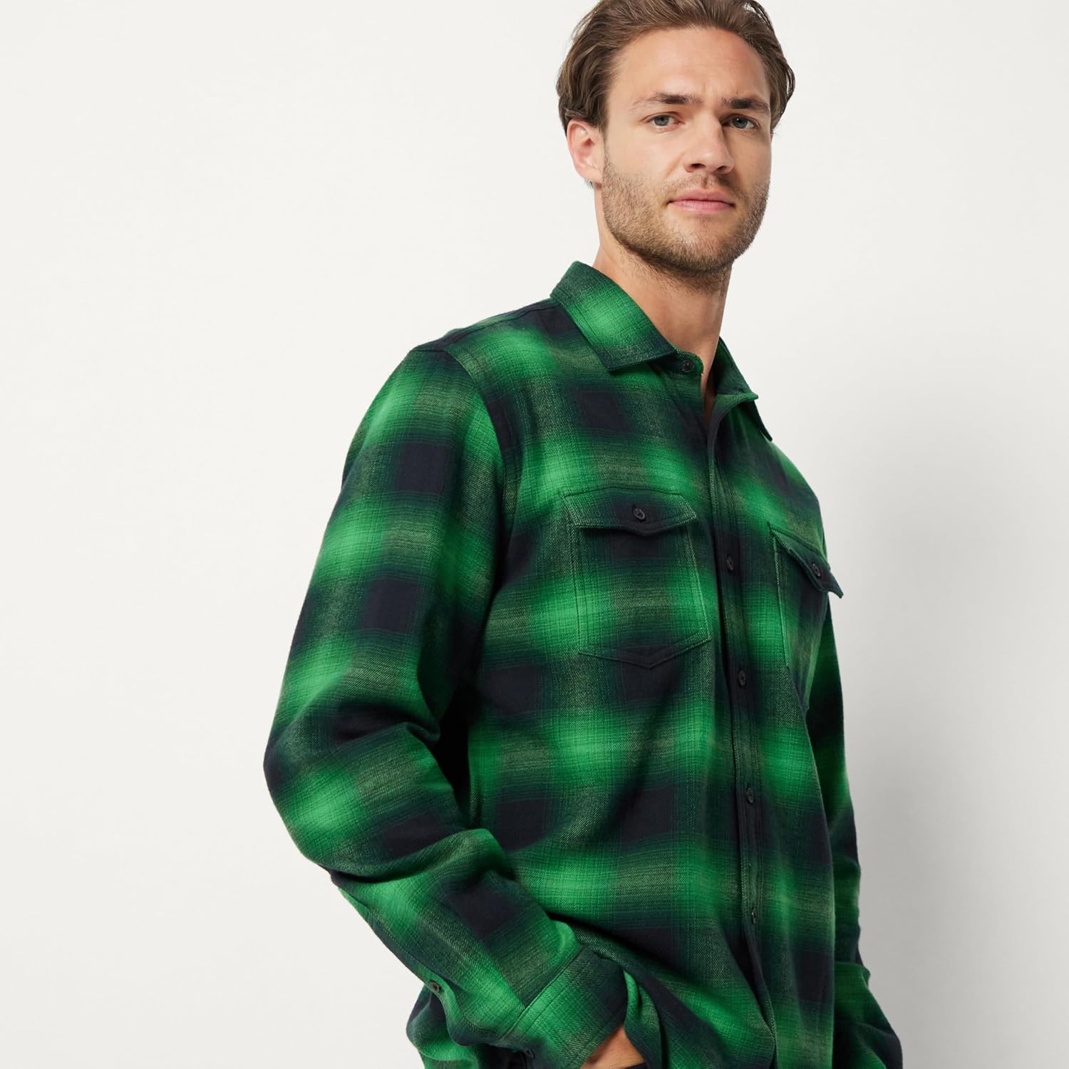 image:imageAmazon Essentials Mens RegularFit LongSleeve Flannel Casual Shirt TwoPocketGreen Shadow Plaid