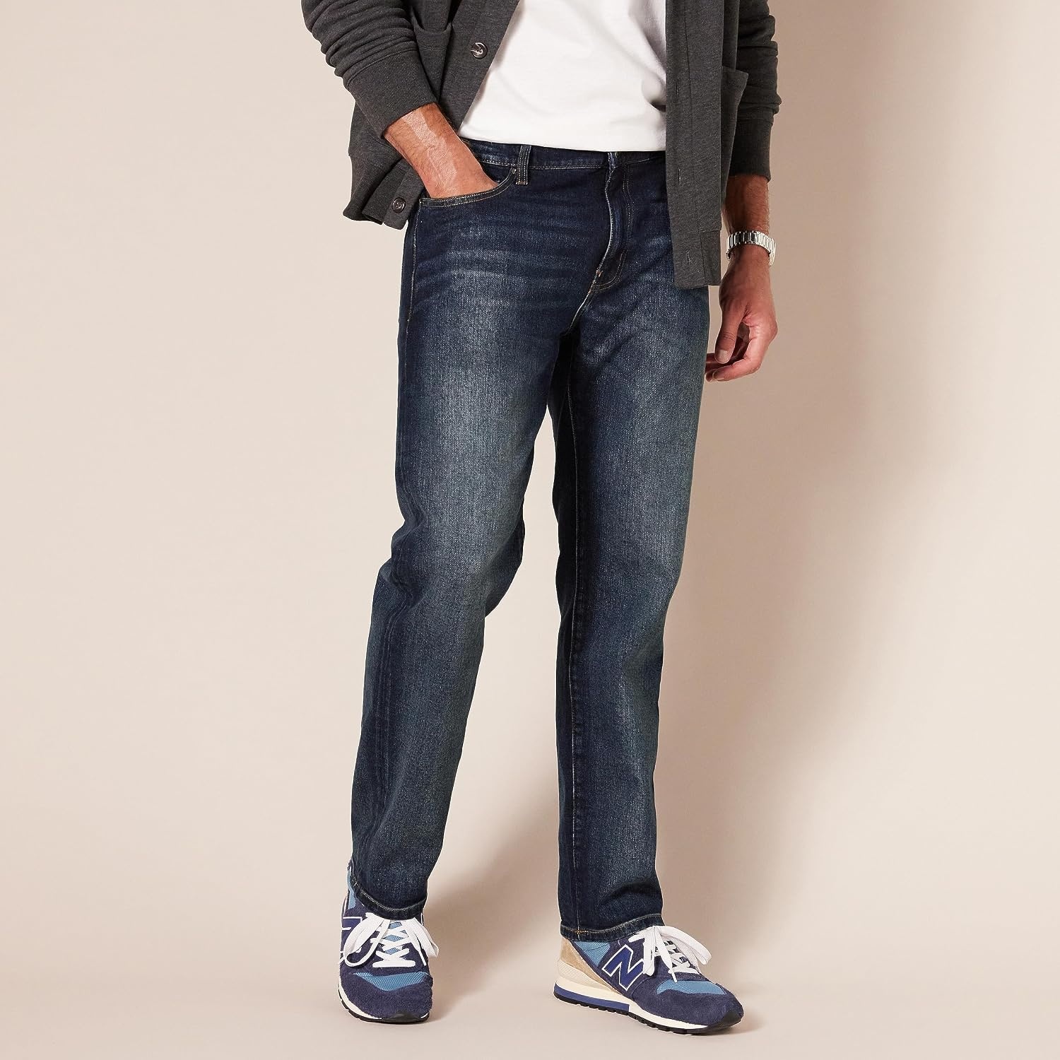 image:imageAmazon Essentials Mens StraightFit Stretch Jean LightStretch DenimDark Wash
