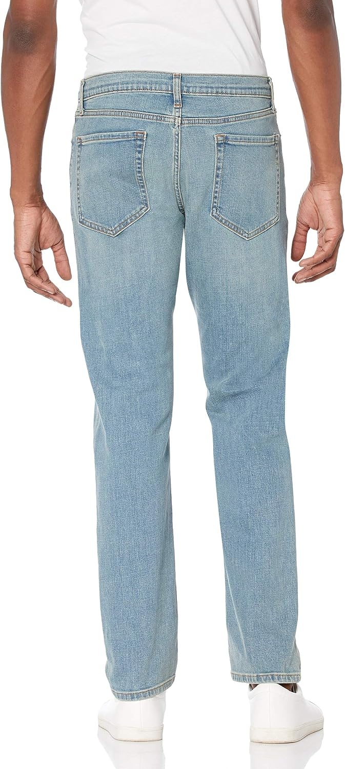 image:imageAmazon Essentials Mens StraightFit Stretch Jean LightStretch DenimLight Blue Vintage