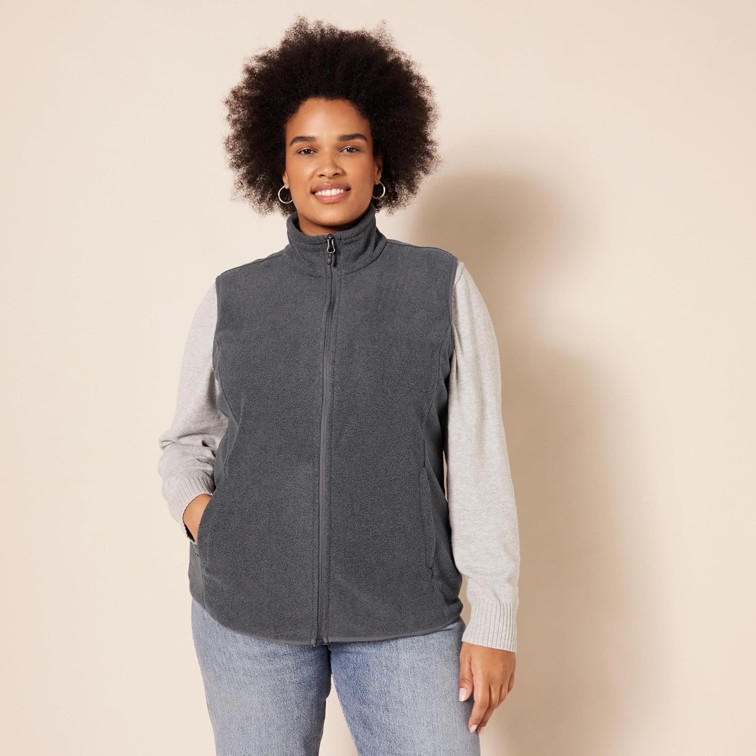 image:imageAmazon Essentials Womens ClassicFit Sleeveless Polar Soft Fleece Vest with Zip Pockets Available in Plus SizeCharcoal Heather