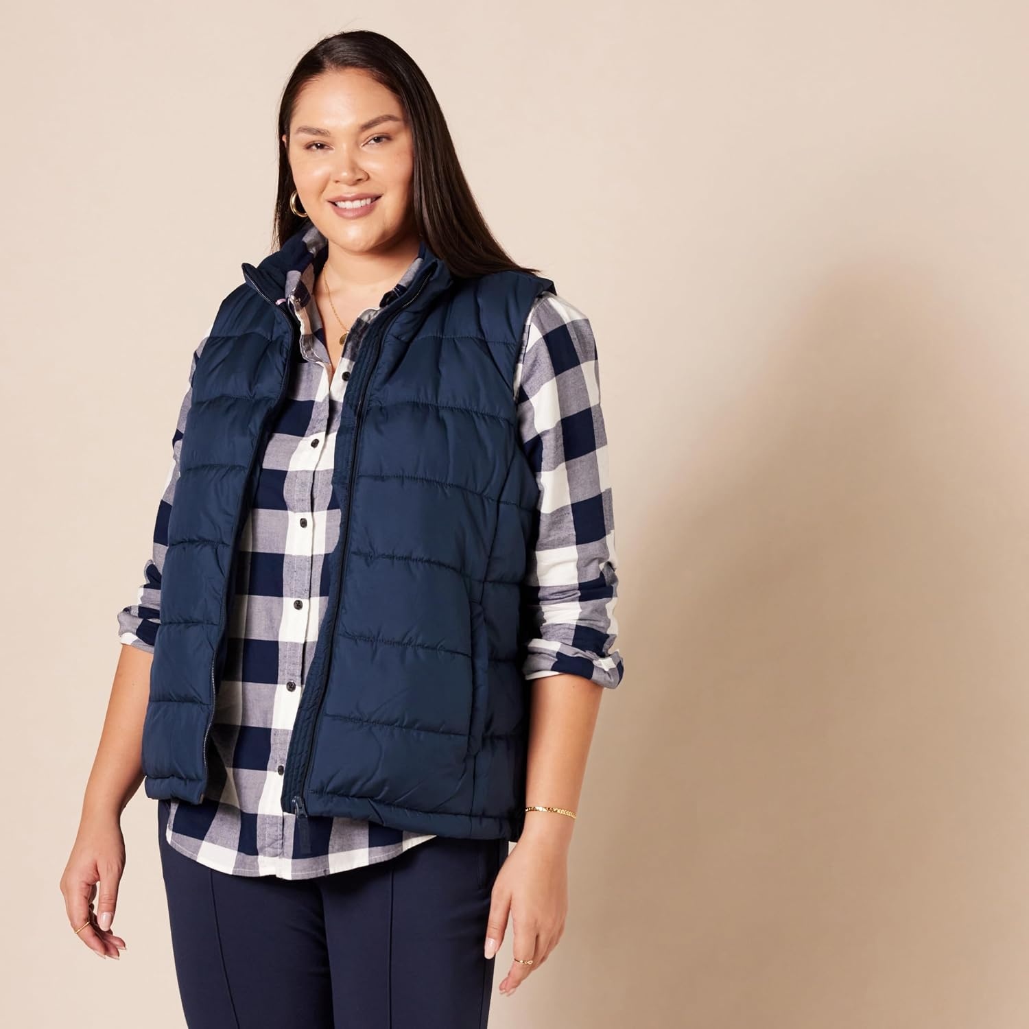 image:imageAmazon Essentials Womens MidWeight Puffer VestNavy