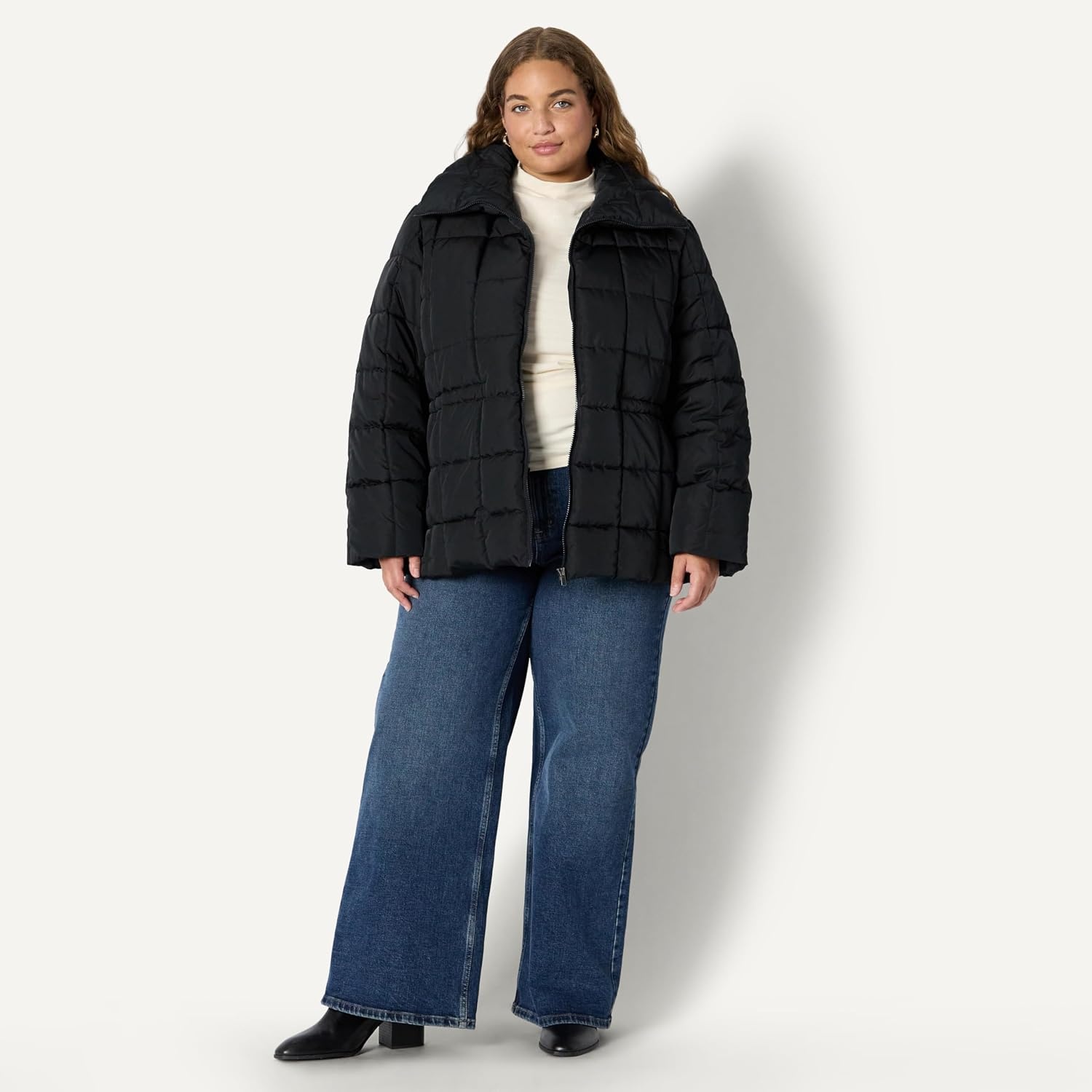 image:imageAmazon Essentials Womens OversizedFit Square Quilted Puffer Jacket with Adjustable Waist Zip Front Side PocketsBlack