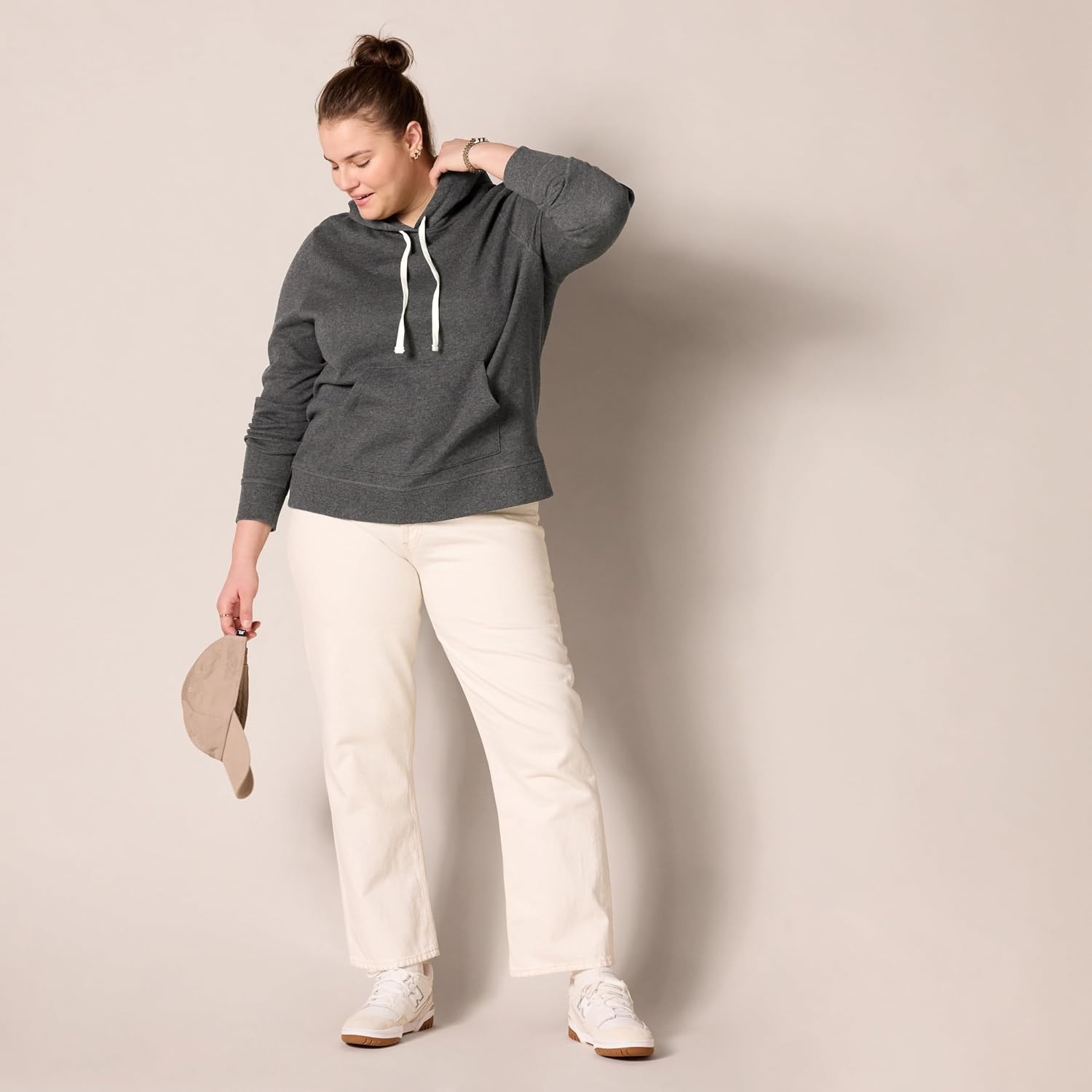 image:imageAmazon Essentials Womens RegularFit Midweight Fleece Pullover Hoodie with Kangaroo Pocket Available in Plus SizeCharocoal Heather