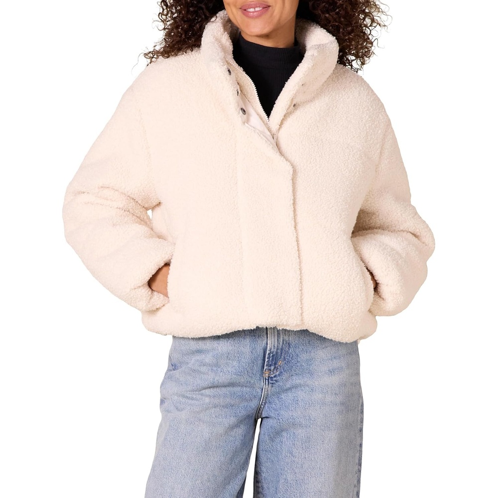 image:imageAmazon Essentials Womens Relaxed Fit Cropped FullZip Puffer Jacket with Snap Closure Quilted Matte or Sherpa FleeceCream Teddy Sherpa