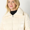 Amazon Essentials Women’s Oversized-Fit Square Quilted Puffer Jacket with Adjustable Waist, Zip Front, Side Pockets(Cream)