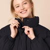 Amazon Essentials Women’s Relaxed Fit Cropped Full-Zip Puffer Jacket with Snap Closure, Quilted Matte or Sherpa Fleece(Black)