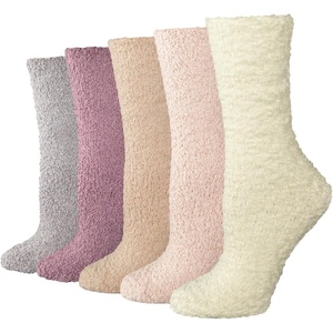 Amazon Essentials Women’s Cozy Fuzzy Slipper Socks, Plush Sleep Crew Socks, 5 Pairs(Pink Multicolor)