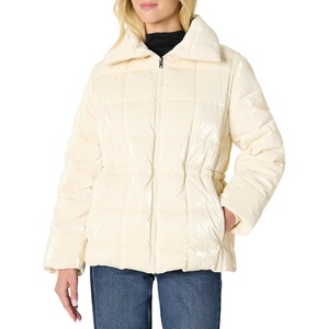 Amazon Essentials Women’s Oversized-Fit Square Quilted Puffer Jacket with Adjustable Waist, Zip Front, Side Pockets(Cream)