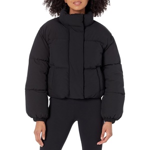 Amazon Essentials Women’s Relaxed Fit Cropped Full-Zip Puffer Jacket with Snap Closure, Quilted Matte or Sherpa Fleece(Black)