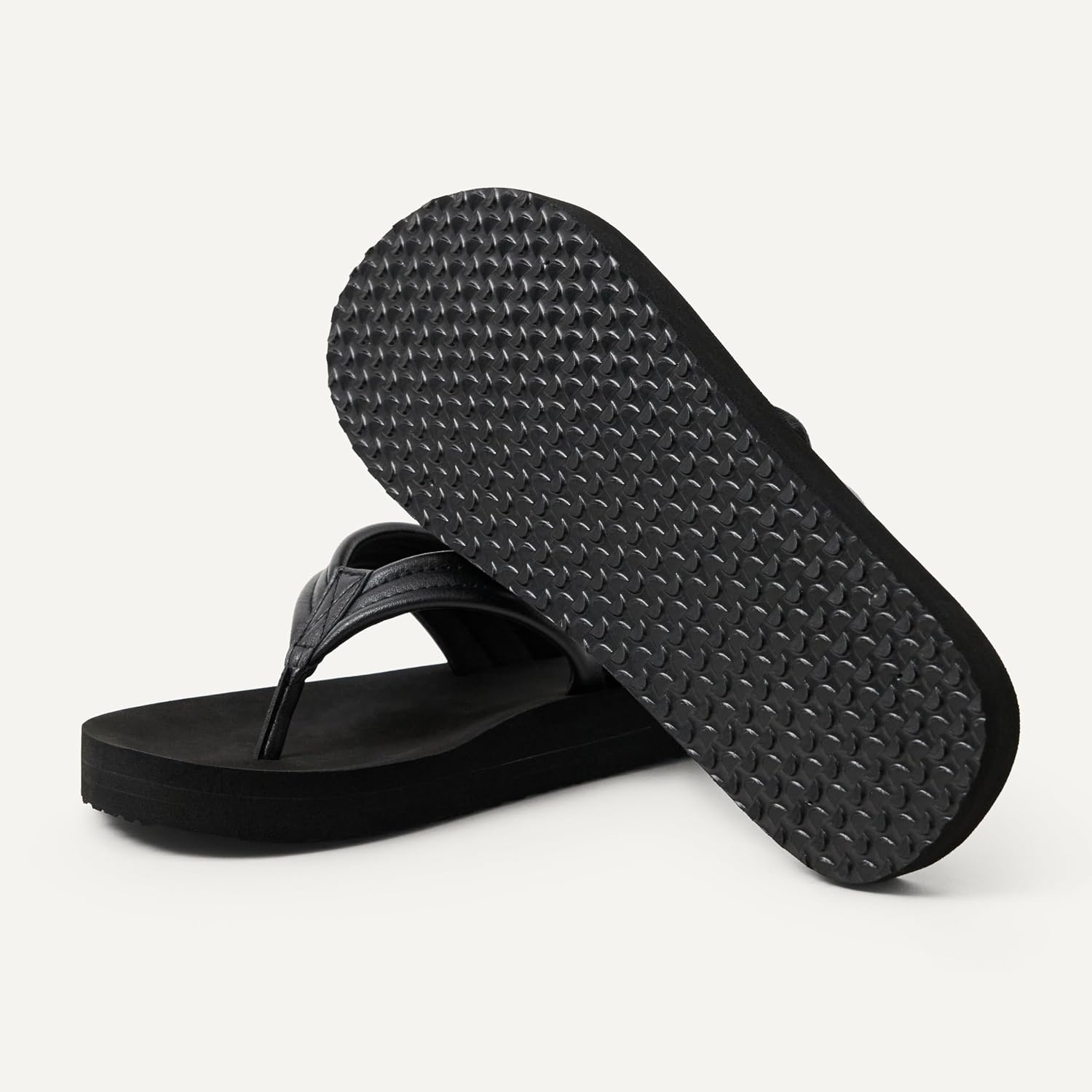 image:imageAmazon Essentials Unisex Kids Thong Flip Flop for Boys and GirlsBlack